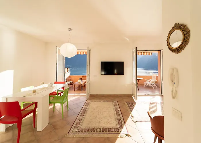 Splendida Casa Con Terrazza Vista E 2 Garage Apartment *