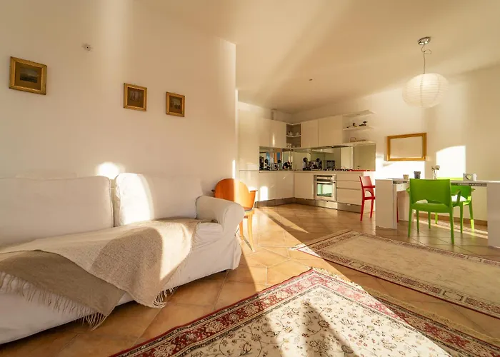 Splendida Casa Con Terrazza Vista E 2 Garage