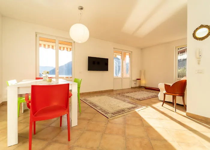 Splendida Casa Con Terrazza Vista E 2 Garage Apartment *