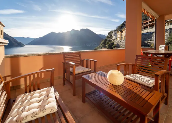 Splendida Casa Con Terrazza Vista E 2 Garage Apartment