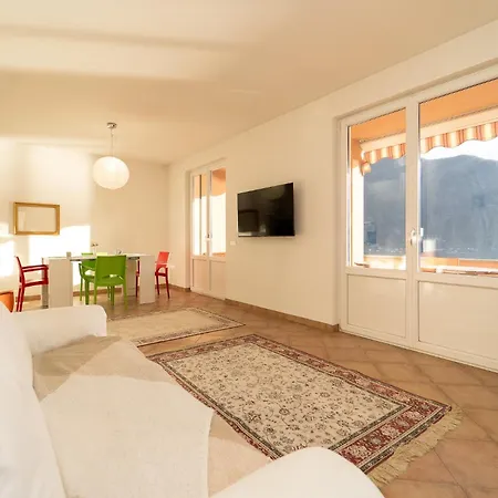 Splendida Casa Con Terrazza Vista E 2 Garage * Colonno