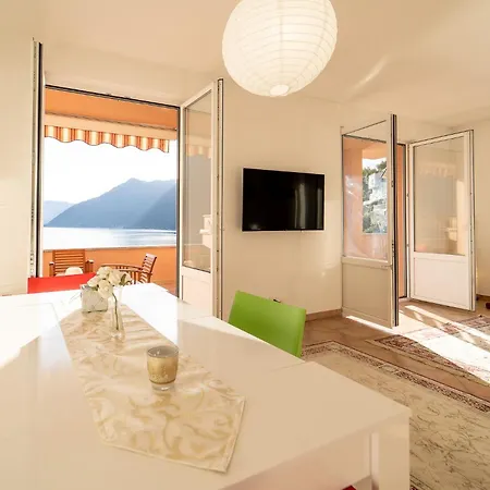 Splendida Casa Con Terrazza Vista E 2 Garage