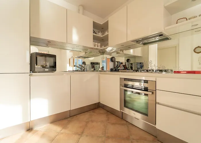 Splendida Casa Con Terrazza Vista E 2 Garage Διαμέρισμα *