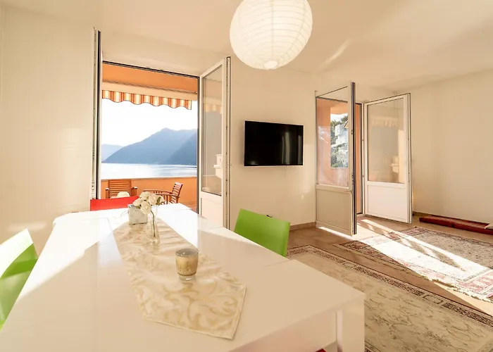 Splendida Casa Con Terrazza Vista E 2 Garage