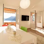 Splendida Casa Con Terrazza Vista E 2 Garage